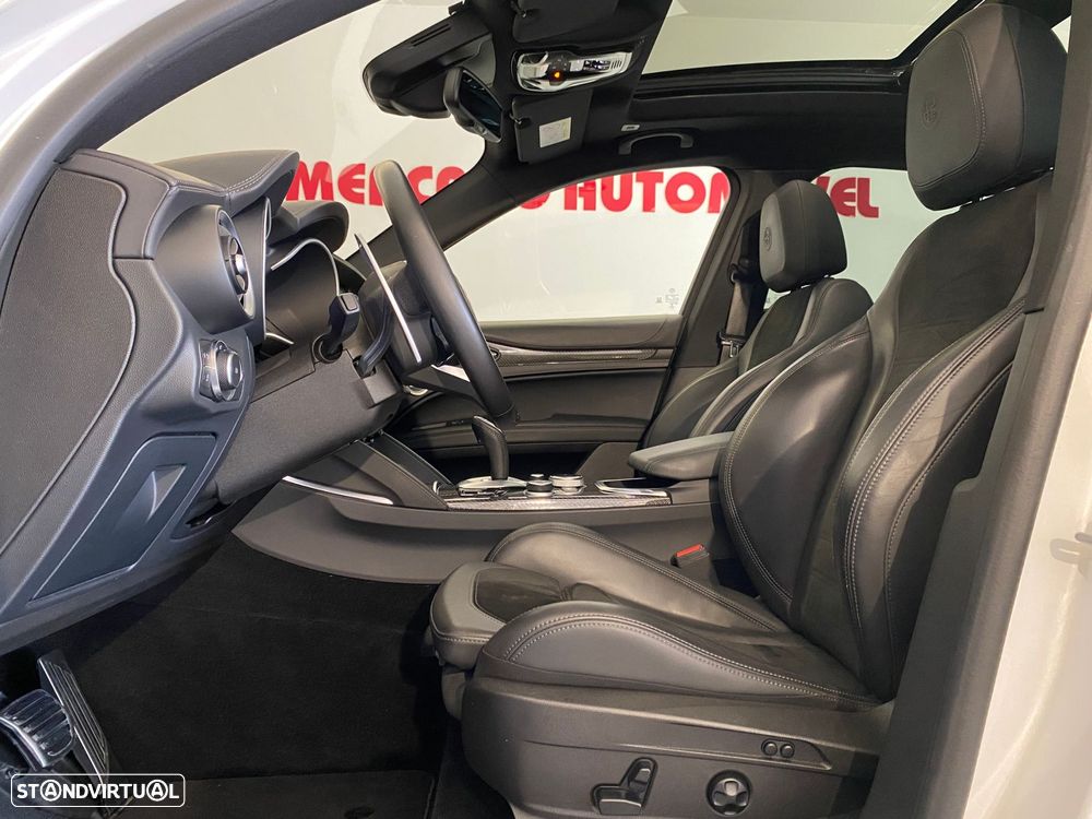 Alfa Romeo Stelvio 2.9 T Quadrifoglio AT8 Q4 - 11