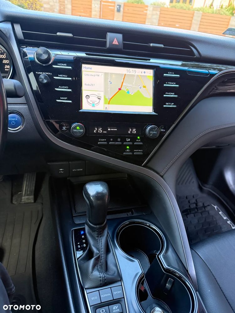 Toyota Camry 2.5 Hybrid Comfort CVT - 9