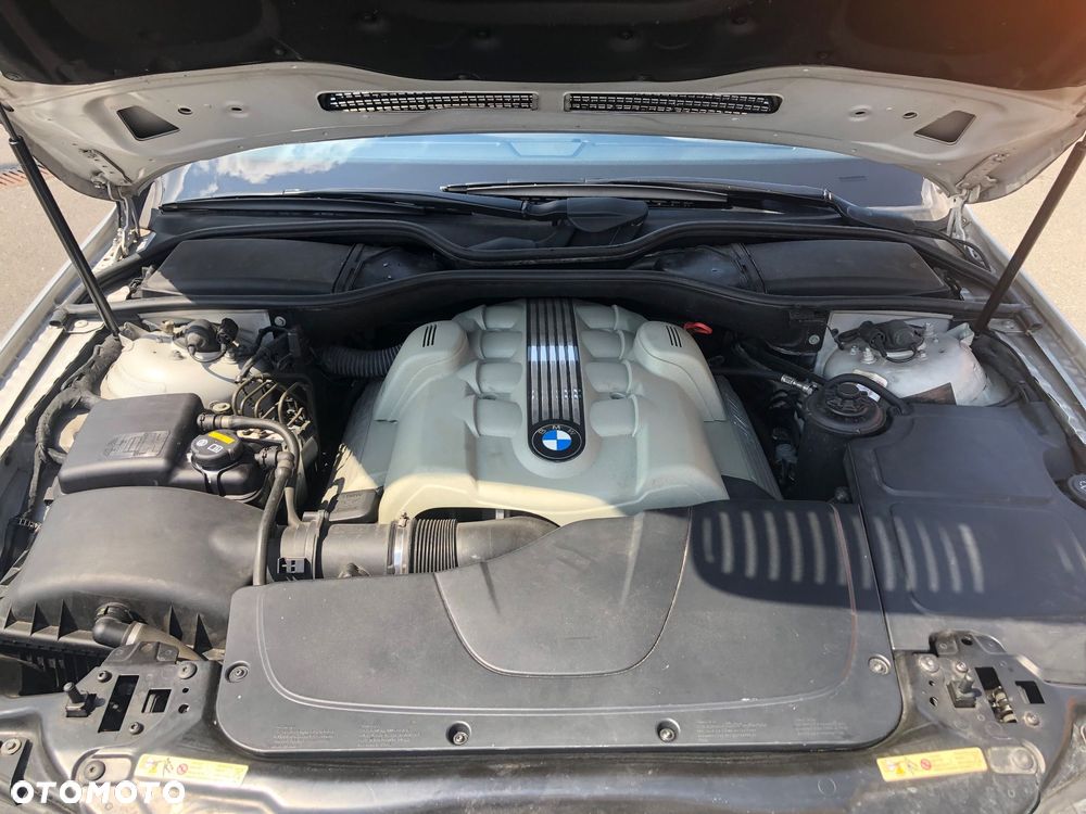 BMW Seria 7 745i L - 21