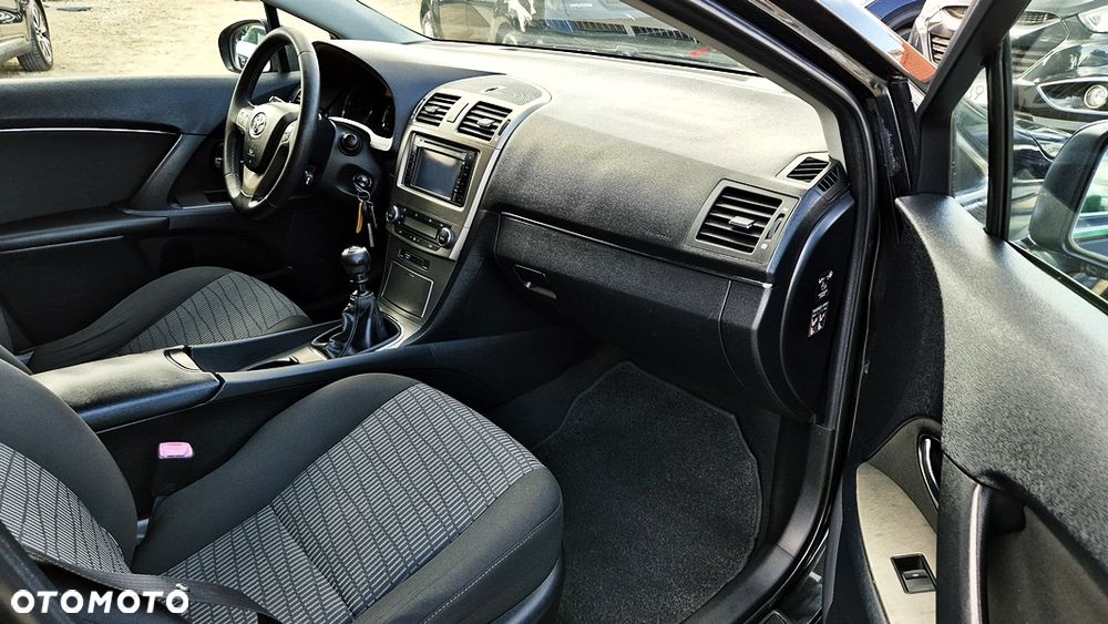 Toyota Avensis Touring Sports 1.8 Executive - 36