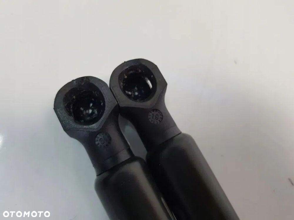 SIŁOWNIK TELESKOP KLAPY TYŁ KPL. CAPTUR II 904507649R EU - 3