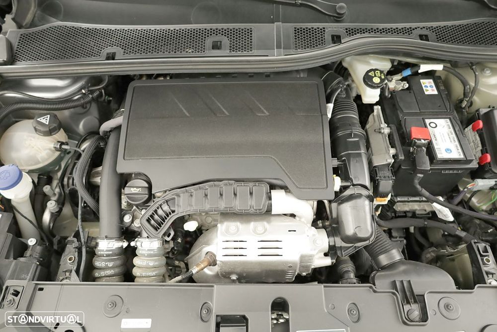 Peugeot 208 1.2 PureTech Allure EAT8 - 23