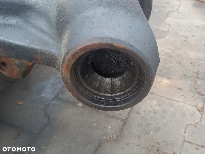 Obudowa mostu przedniego New Holland T6.155 - 4