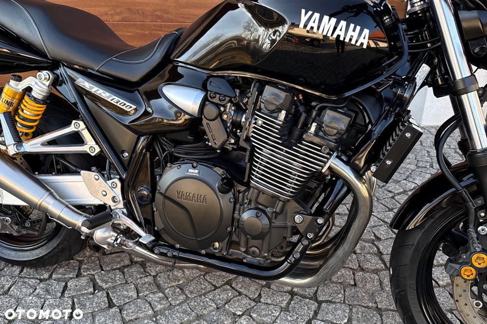 Yamaha XJR - 7