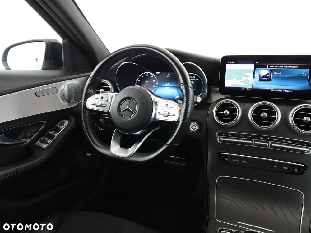 Mercedes-Benz Klasa C 200 4Matic 9G-TRONIC AMG Line - 17
