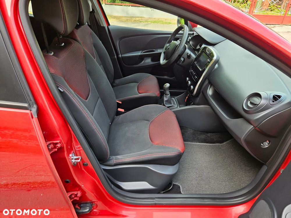 Renault Clio 1.2 16V 75 LIMITED - 11