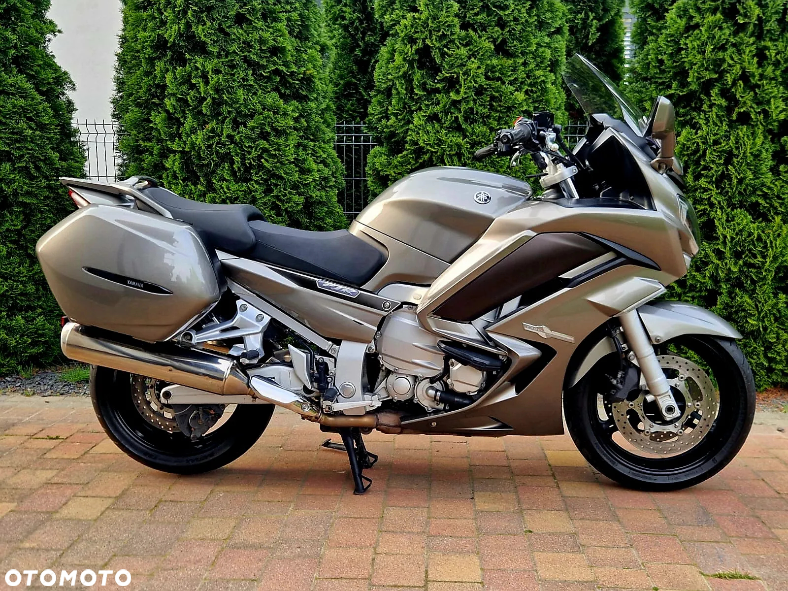 Yamaha FJR - 13