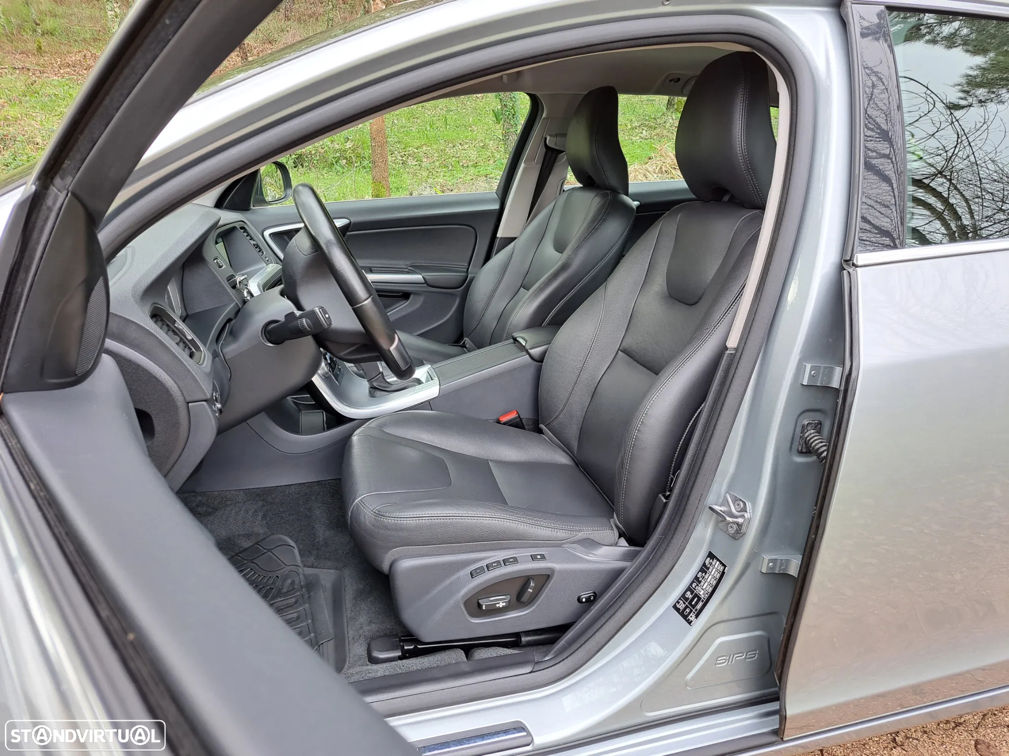 Volvo V60 D4 Geartronic Summum - 15