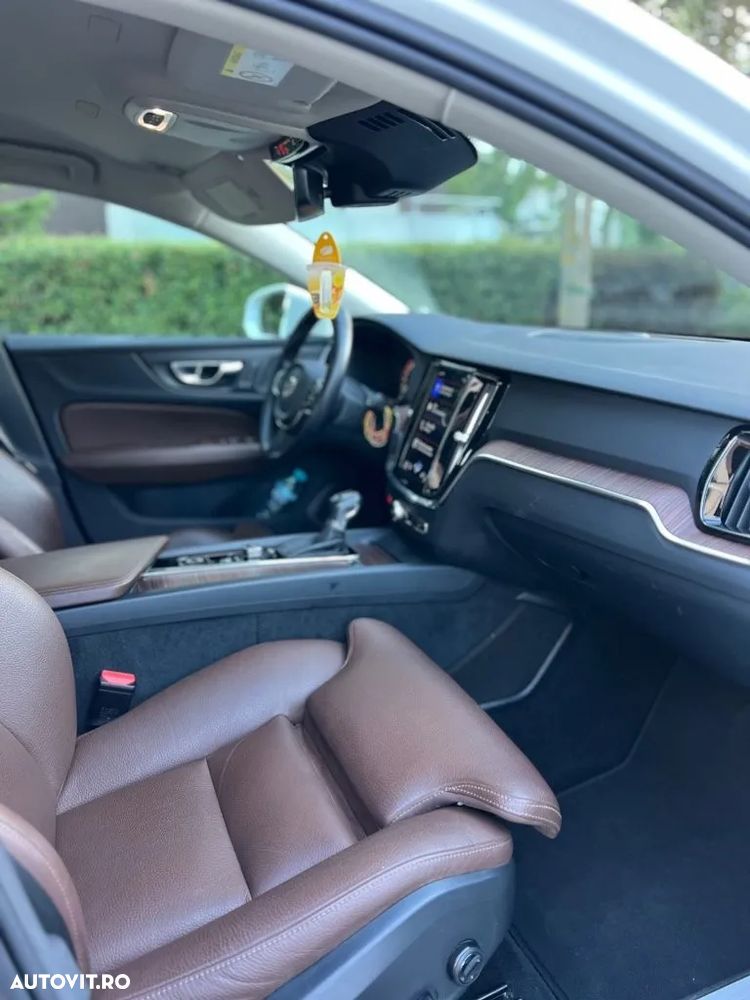 Volvo V60 T4 Momentum - 13