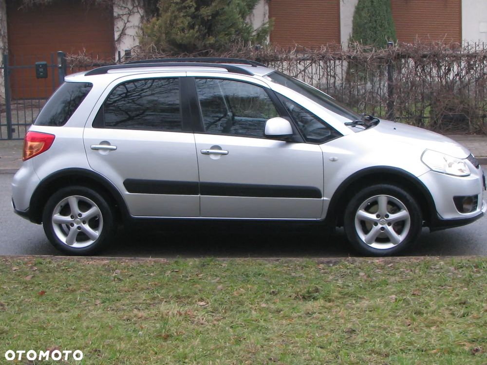 Suzuki SX4 1.6 VVT 4x2 Comfort - 4