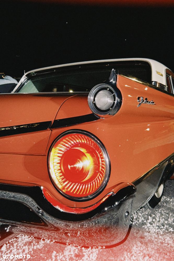 Ford Fairlane - 21