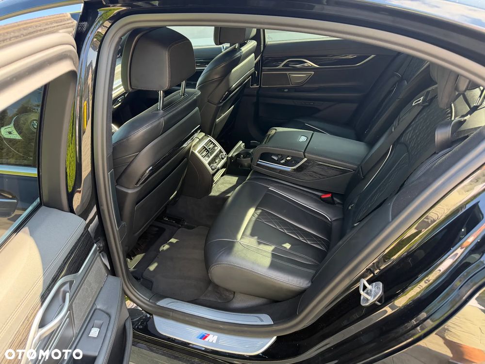 BMW Seria 7 - 22