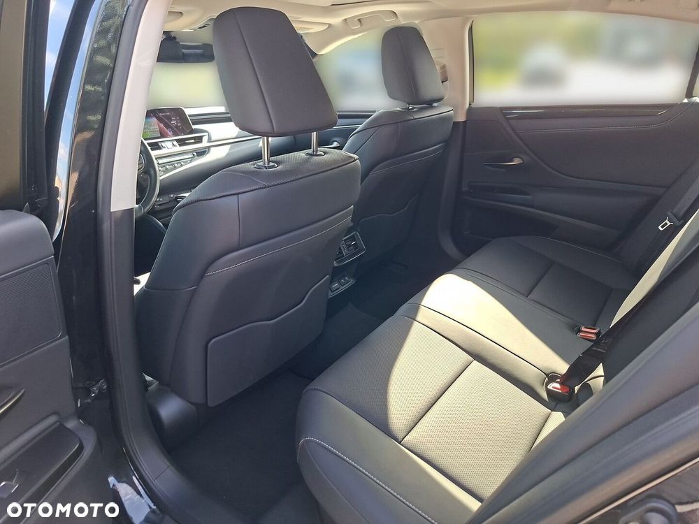 Lexus ES - 13