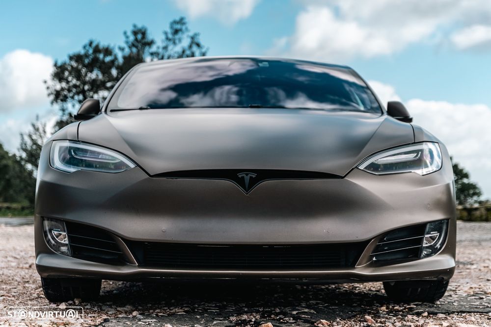 Tesla Model S Long Range - 10