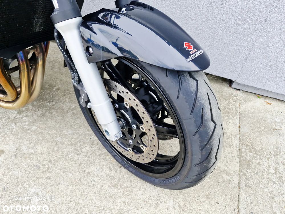 Suzuki GSR - 15
