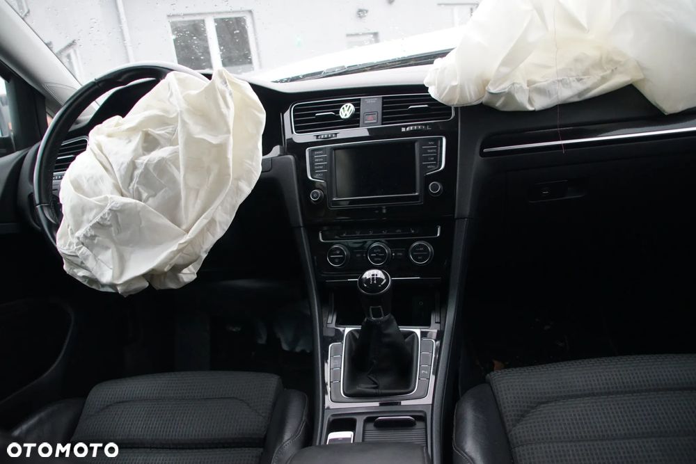 Auto na części - Volkswagen Golf VII 1.6 TDI 110 KM CXXB QYB LB7W 2015R Silnik Skrzynia Drzwi Błotnik Klapa Zderzak Lusterko Szyba Klamka Deska Kokpit Sterownik Moduł Czujnik Licznik Wyświetlacz Kierownica Panel - 16
