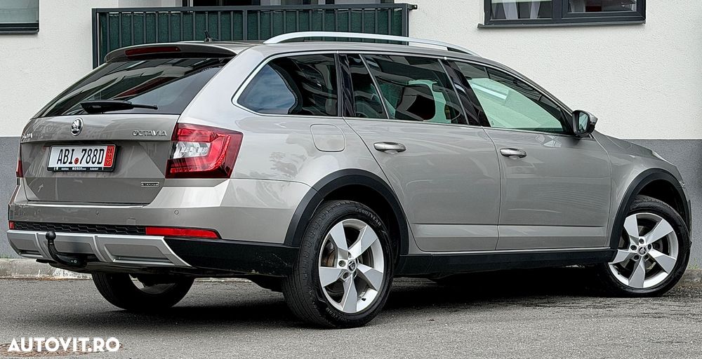 Skoda Octavia Combi 2.0 TDI DSG 4X4 Scout - 10