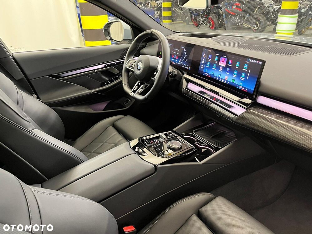 BMW Seria 5 520d xDrive mHEV M Sport - 39
