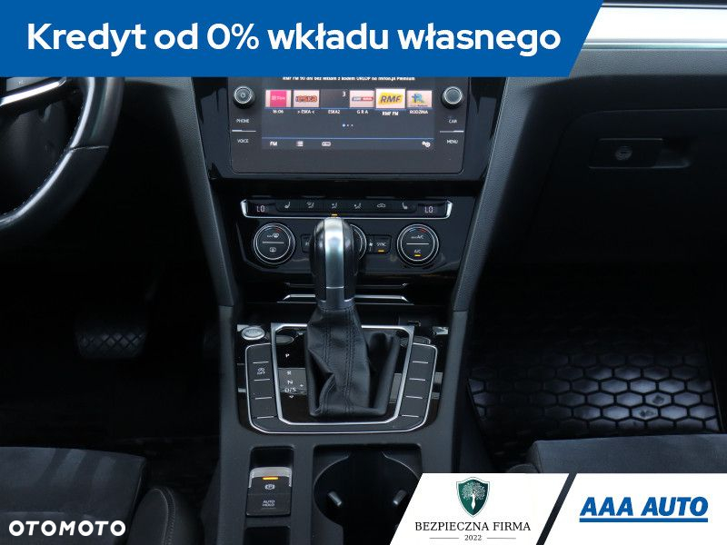 Volkswagen Passat - 13