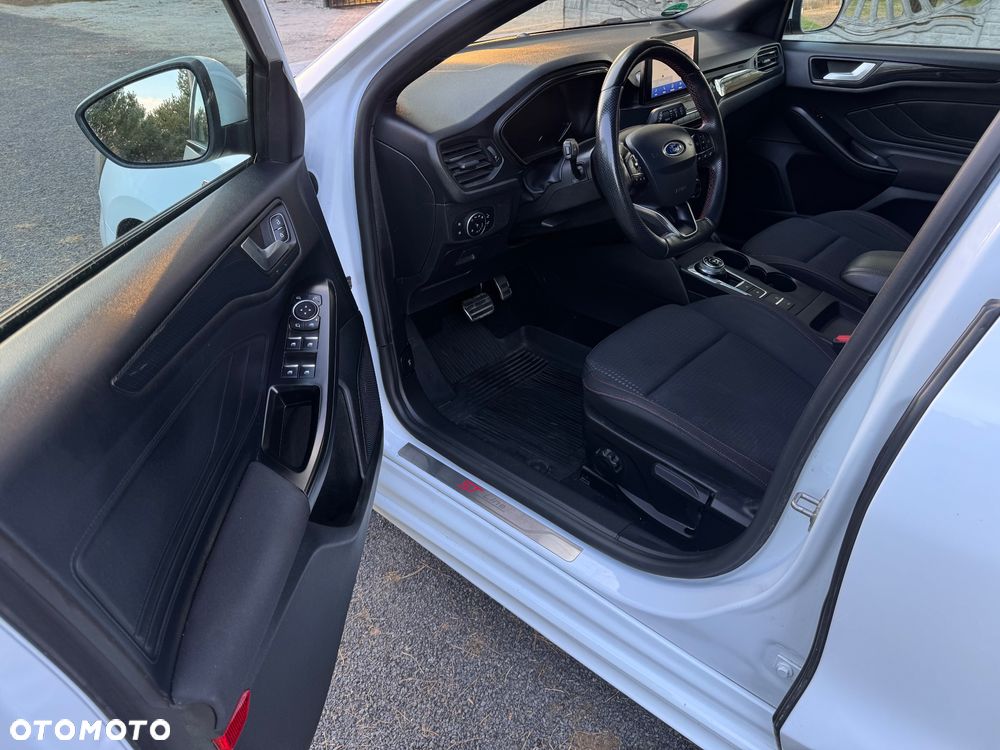 Ford Focus 1.5 EcoBlue Start-Stopp-System ST-LINE - 16