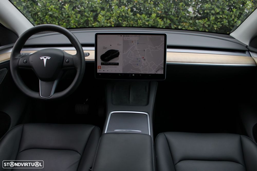 Tesla Model Y Long Range Dual Motor AWD - 3