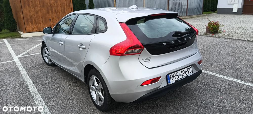 Volvo V40 D2 Drive-E Momentum - 15