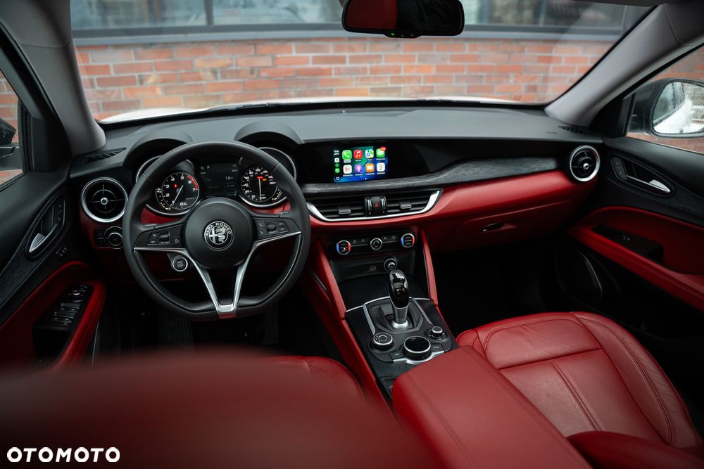Alfa Romeo Stelvio 2.0 Turbo 16V AT8-Q4 Executive - 26