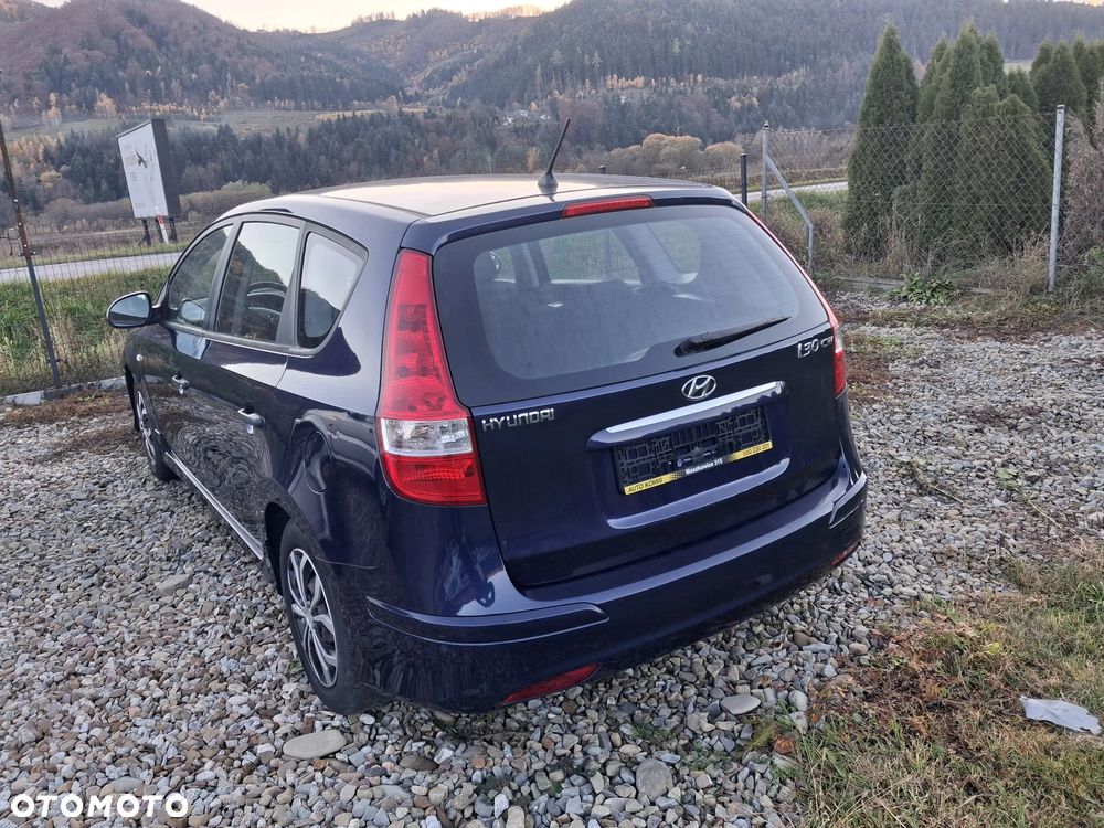 Hyundai i30 1.4 Base + - 8