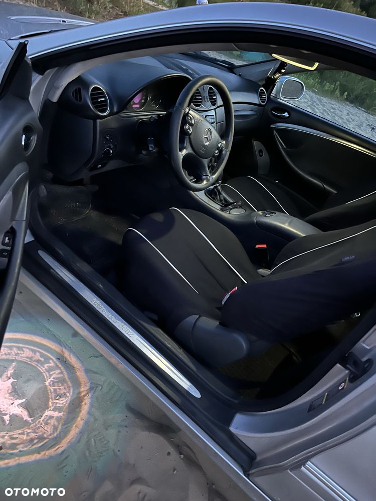 Mercedes-Benz CLK - 4