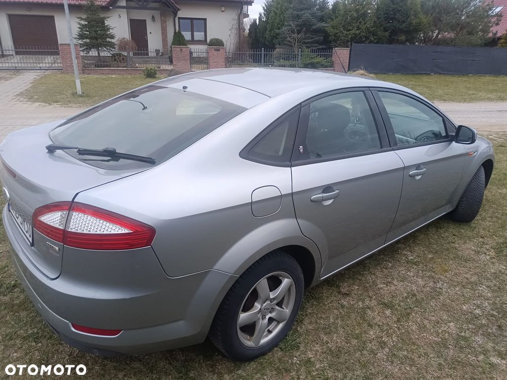 Ford Mondeo 2.0 TDCi Ghia - 4