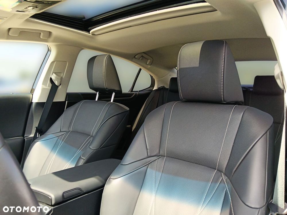 Lexus ES 300h Prestige - 12