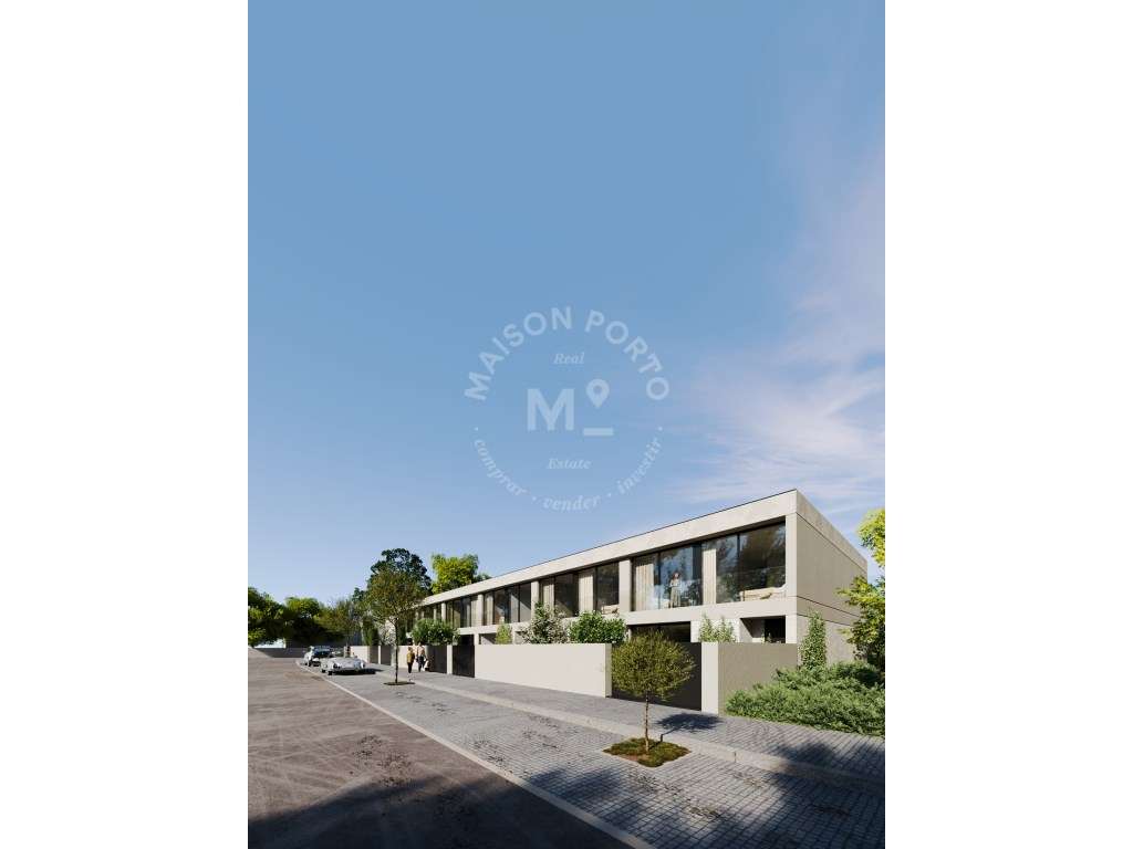 Moradia Familiar T4 com 2 Suites, Varanda, Pátio, Garagem e Jardins... - Grande imagem: 4/11