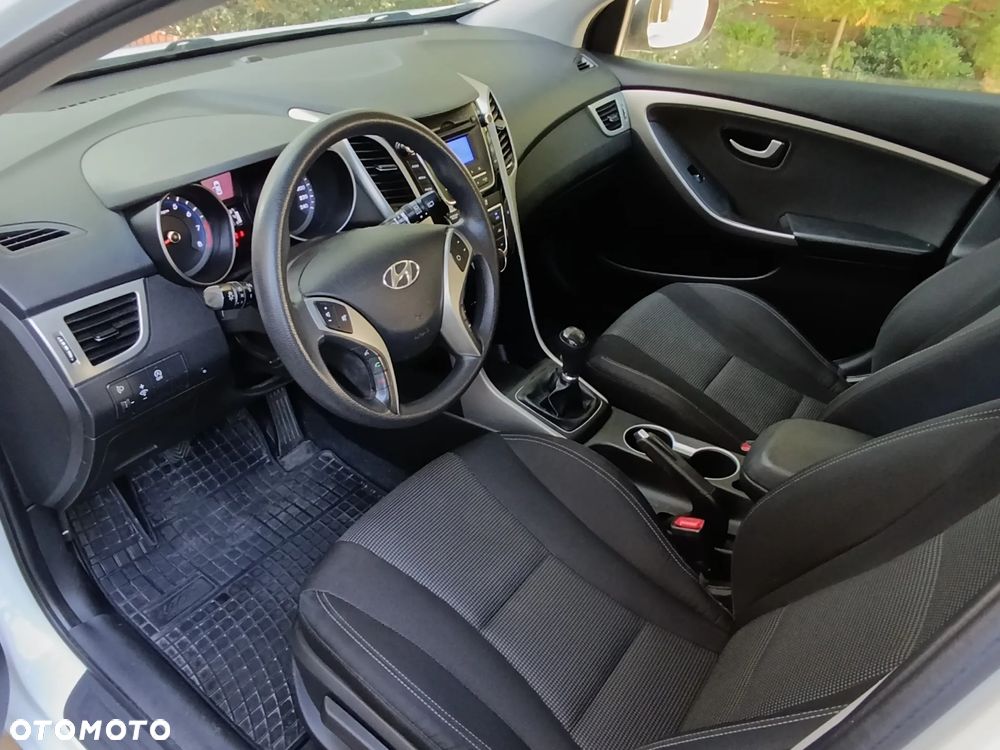 Hyundai i30 1.6 GDI BlueDrive Classic + - 13