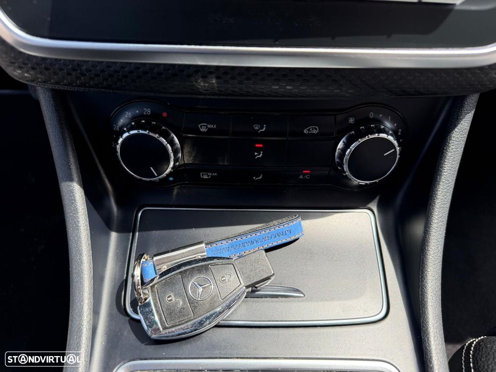 Mercedes-Benz A 180 d AMG Line - 25