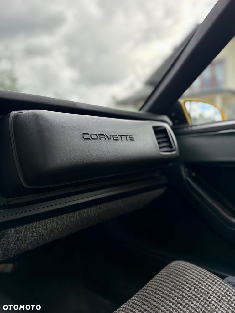 Chevrolet Corvette - 32