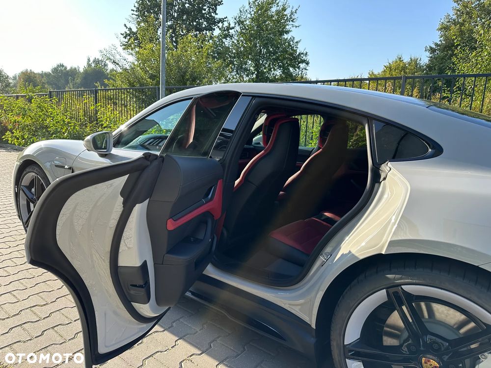 Porsche Taycan Performance Plus - 4