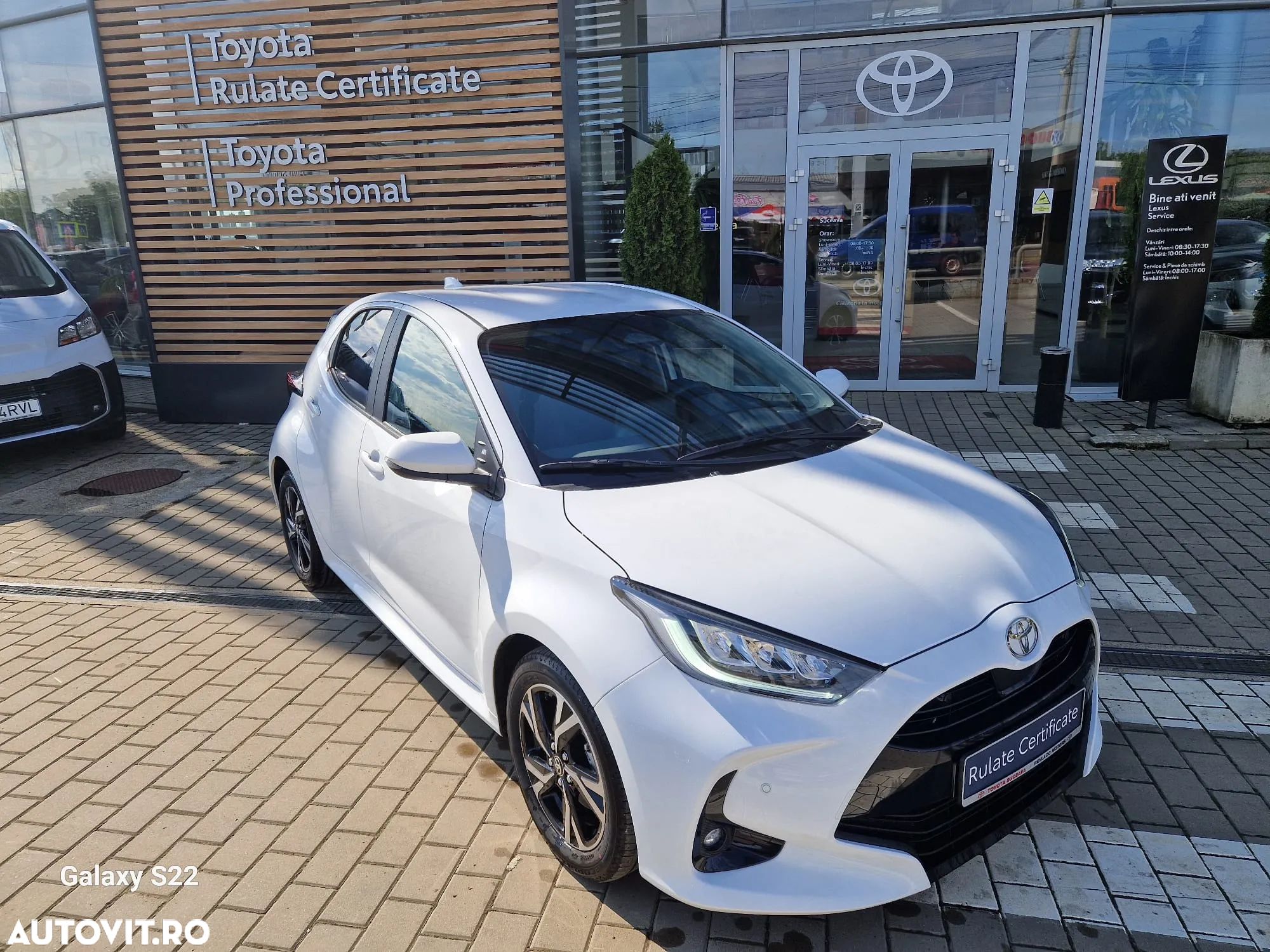 Toyota Yaris 1.5 VVT-i HSD Dynamic - 1
