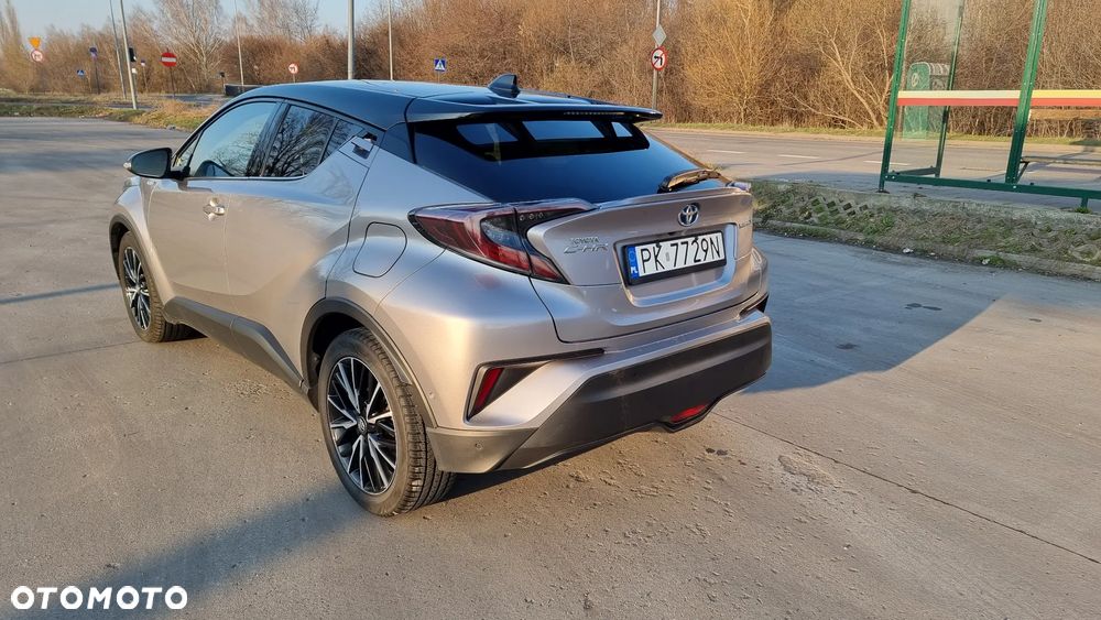 Toyota C-HR ver-1-8-hybrid-selection - 7