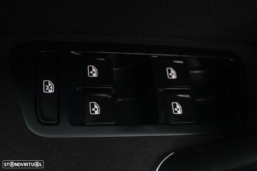 VW Golf Variant 1.6 TDi Confortline - 20