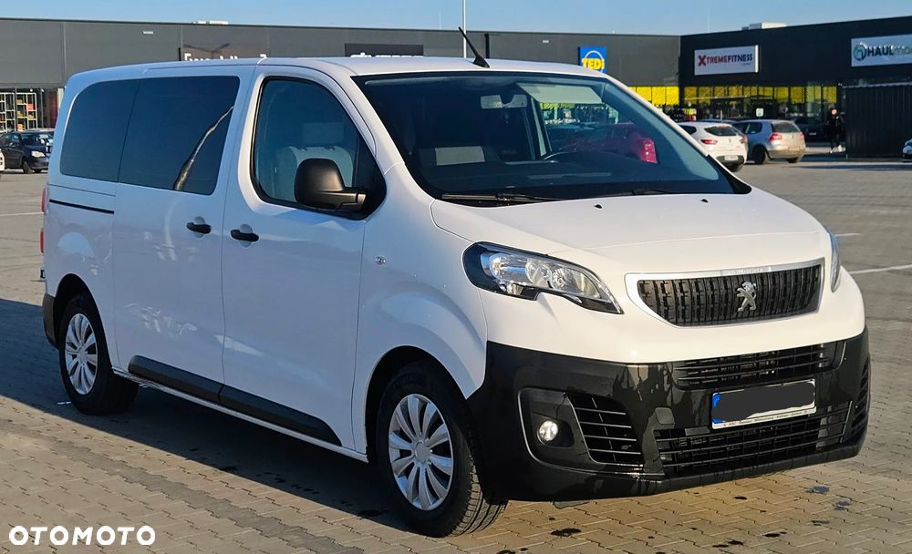 Peugeot Traveller - 1