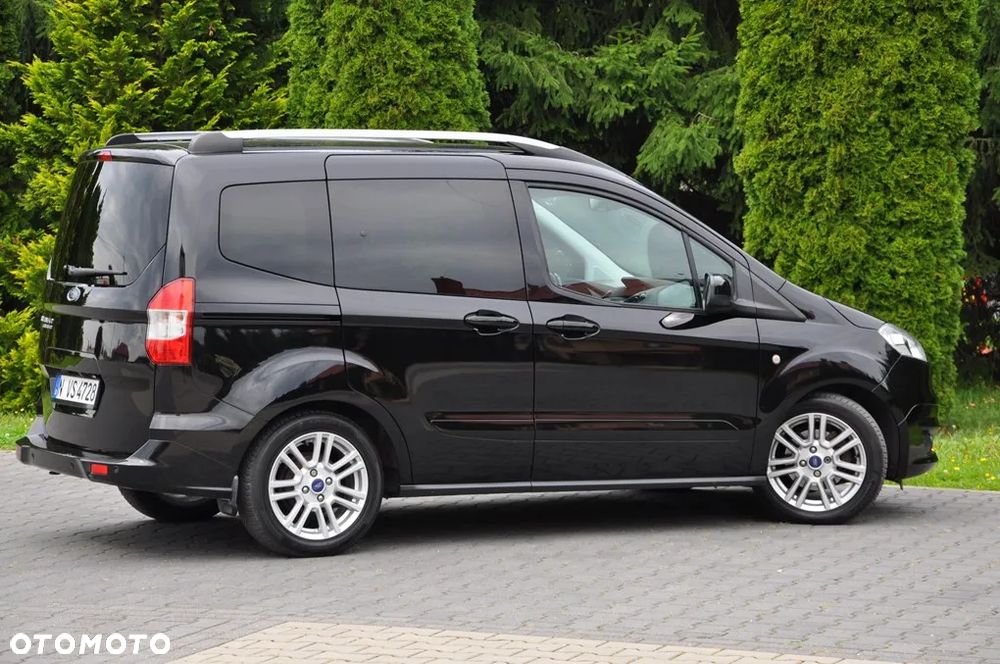 Ford Tourneo Courier 1.5 TDCi Titanium - 25