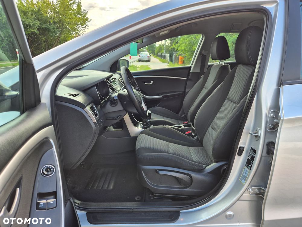 Hyundai i30 blue 1.6 CRDi Trend - 5