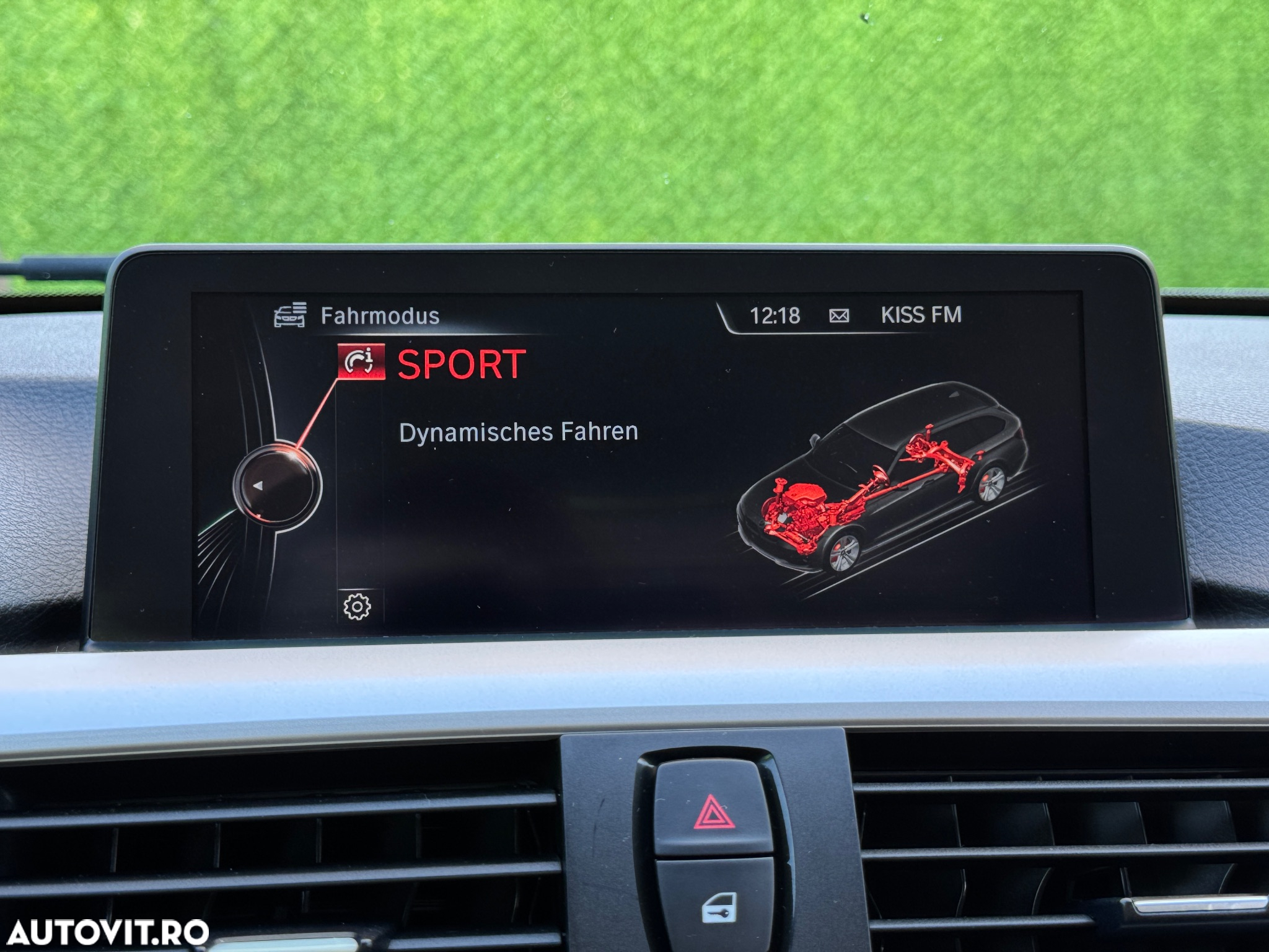 BMW Seria 3 320d Touring Aut. Efficient Dynamics Edition - 34