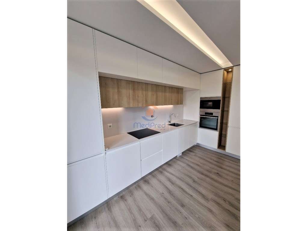 Apartamento T3 NOVO c/ 3 WCs, 2 Varandas e BOX | Santo António dos ... - Grande imagem: 3/27