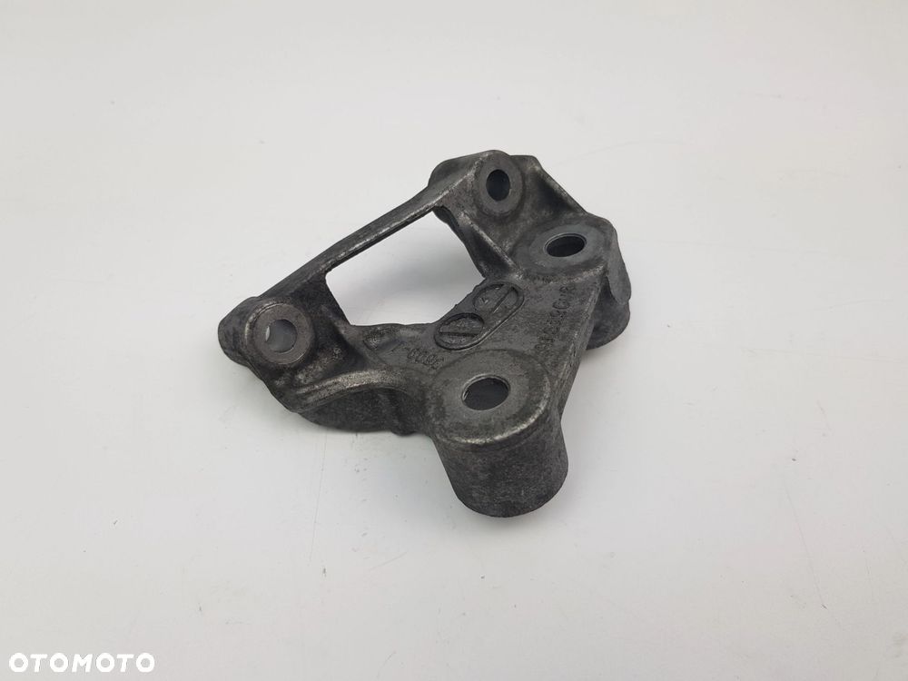 Łapa Wspornik Mocowanie chłodnicy oleju BMW X5 G05 G20 G30 B47 2.0d - 2