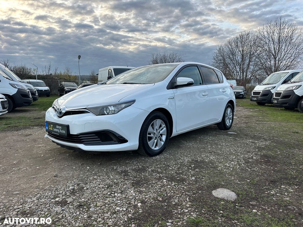 Toyota Auris 1.8 L VVT-i Hybrid Sol + - 1