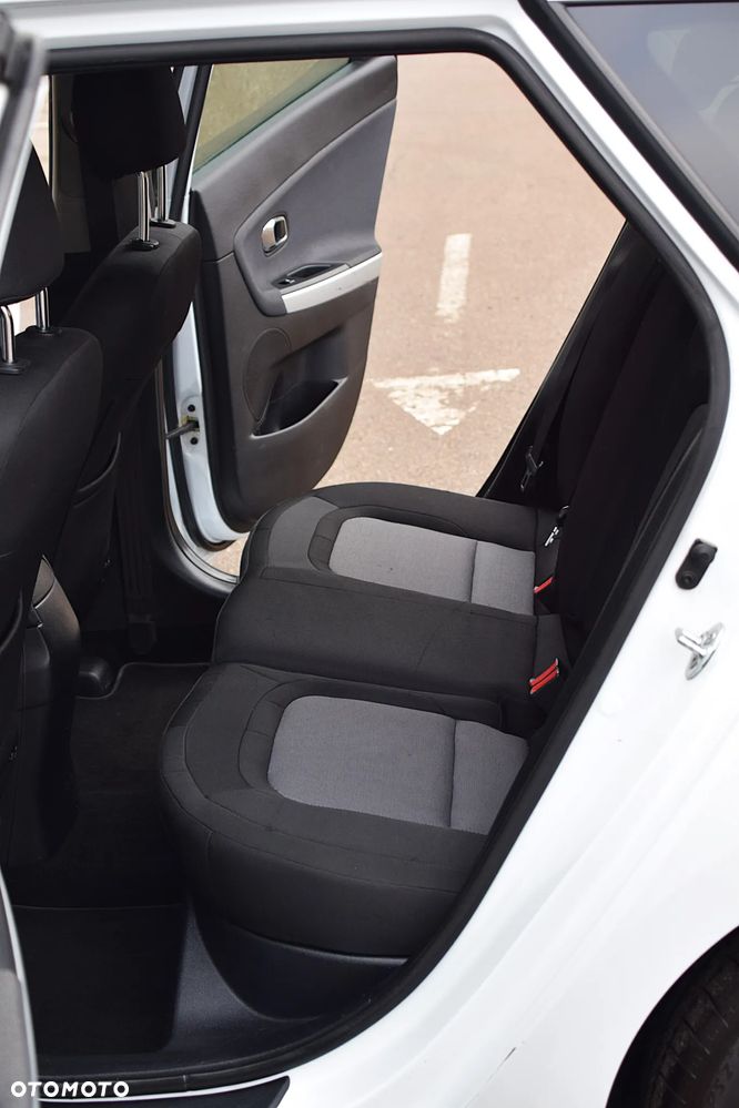 Kia Ceed 1.6 CRDi 128 Fifa World Cup Edition - 26