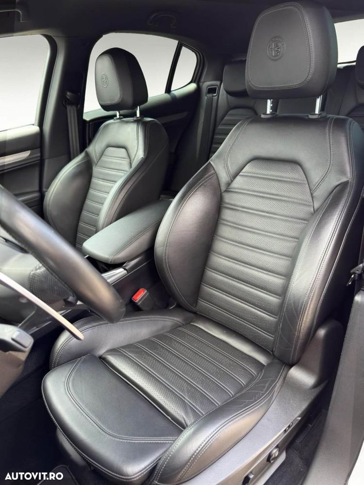 Alfa Romeo Stelvio - 12
