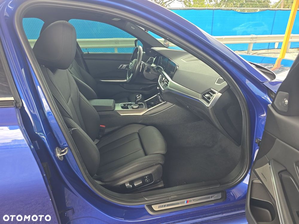 BMW Seria 3 330i M Sport - 10