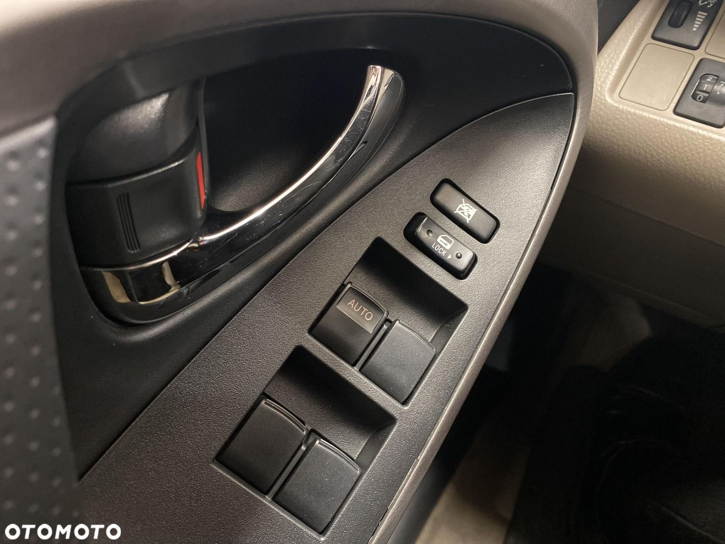 Toyota RAV4 - 18